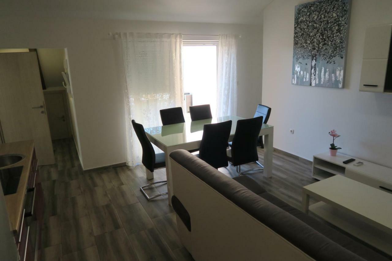 Family Apartment バスカ 部屋 写真